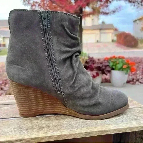 New (MSRP:$89) LEATHER DIBA Wood Wedge Heel Suede Slouch Style Booties - Sz 8.5 - Picture 6 of 15